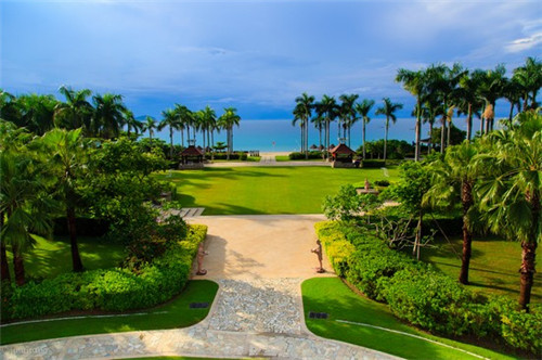 西边靠湖的房子如何装修（西边有湖的房子风水）